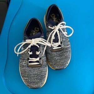 Under Armour Notre Dame Blue and Gold Sneakers with Textured Fabric size 6.5